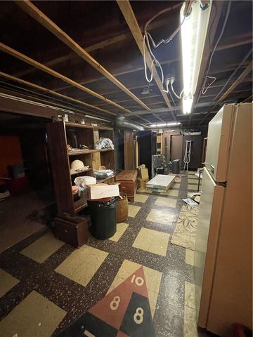 417 N 6th Ave, City Of But Nw, PA 16001