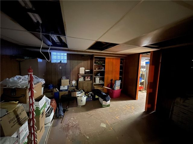 417 N 6th Ave, City Of But Nw, PA 16001