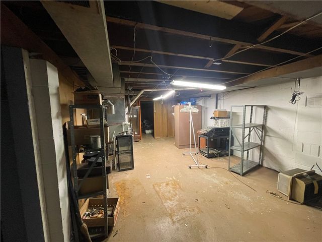 417 N 6th Ave, City Of But Nw, PA 16001