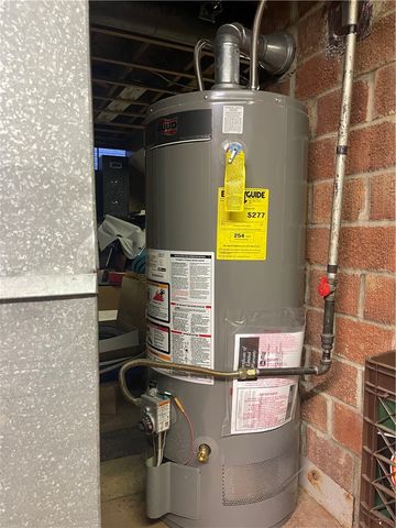 417 N 6th Ave, City Of But Nw, PA 16001