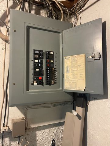 417 N 6th Ave, City Of But Nw, PA 16001