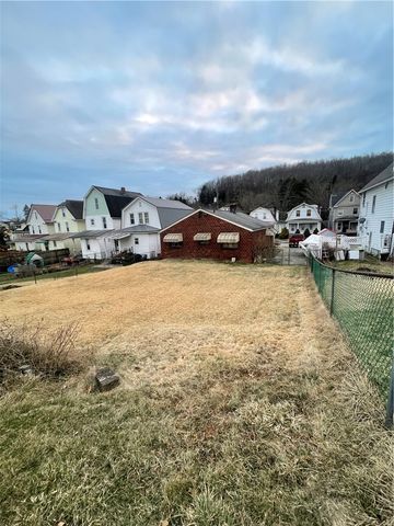 417 N 6th Ave, City Of But Nw, PA 16001