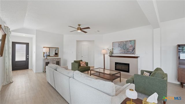 1949 Redstart, New Braunfels, TX 78130