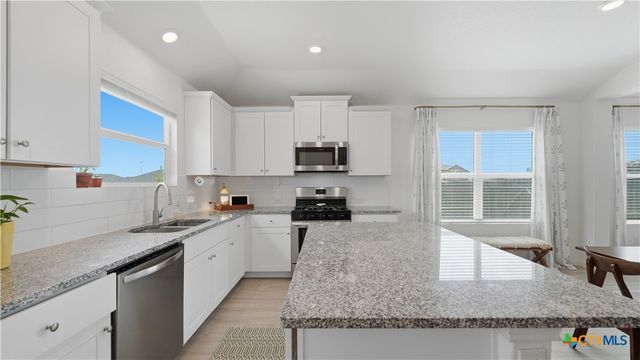 1949 Redstart, New Braunfels, TX 78130