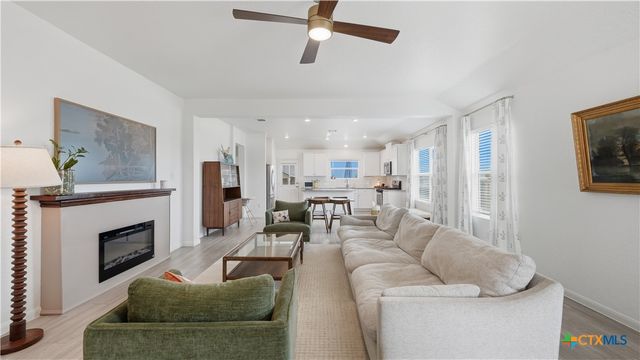 1949 Redstart, New Braunfels, TX 78130