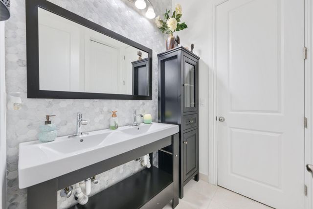 5700 N Sterling Ranch Drive, Davie, FL 33314