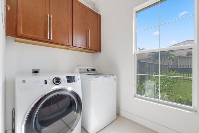 5700 N Sterling Ranch Drive, Davie, FL 33314