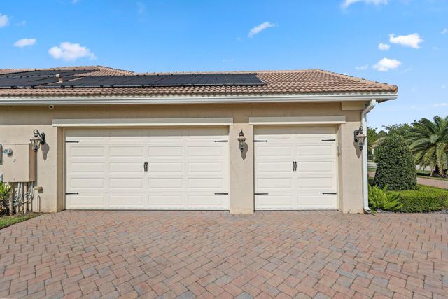 5700 N Sterling Ranch Drive, Davie, FL 33314