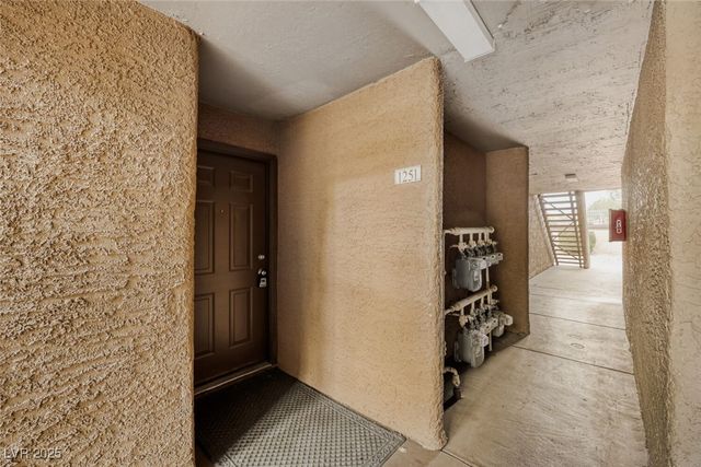 2200 South Fort Apache Road 1251, Las Vegas, NV 89117