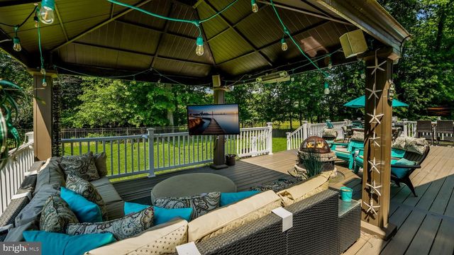1724 BROOK LN, Jamison, PA 18929