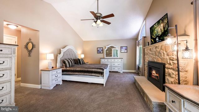 1724 BROOK LN, Jamison, PA 18929