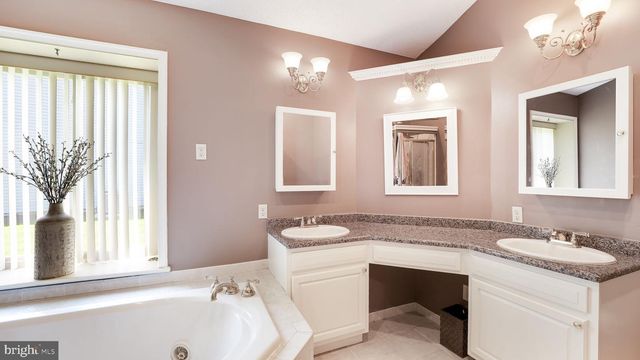 1724 BROOK LN, Jamison, PA 18929