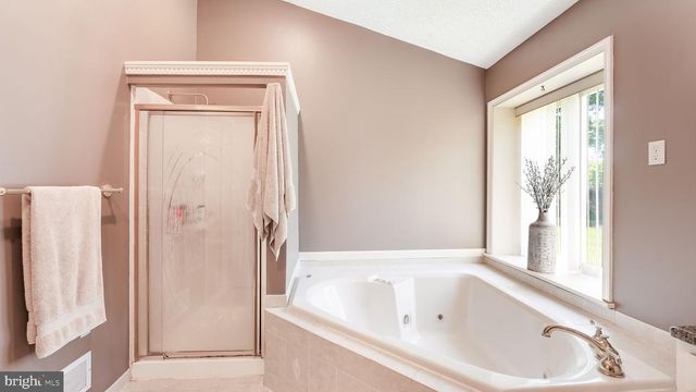 1724 BROOK LN, Jamison, PA 18929