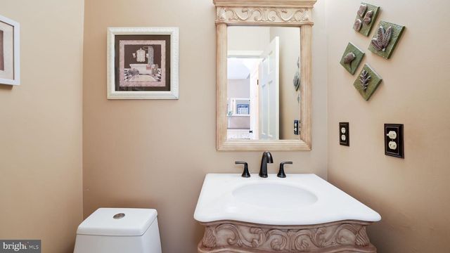 1724 BROOK LN, Jamison, PA 18929