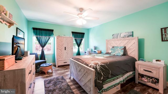 1724 BROOK LN, Jamison, PA 18929