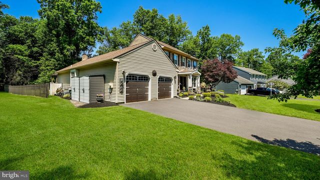 1724 BROOK LN, Jamison, PA 18929