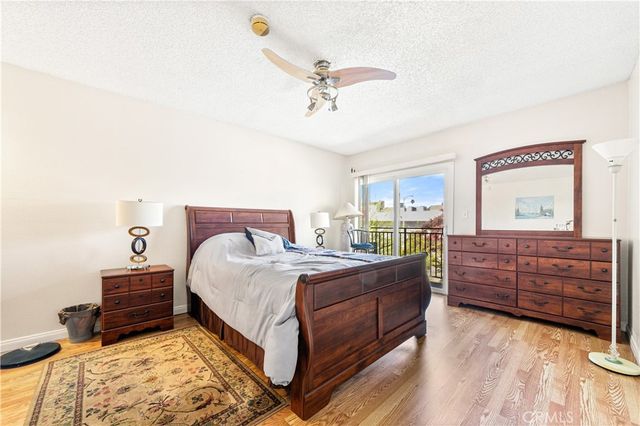 5252 Coldwater Canyon, Sherman Oaks, CA 91401