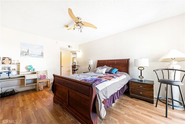5252 Coldwater Canyon, Sherman Oaks, CA 91401