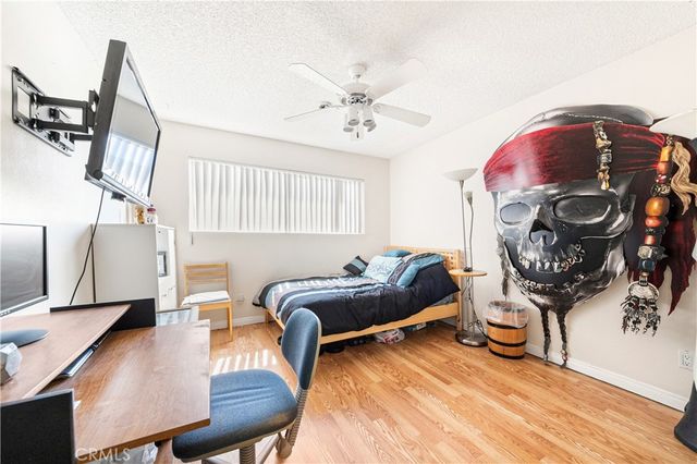 5252 Coldwater Canyon, Sherman Oaks, CA 91401
