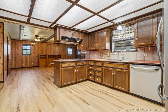 75052 S 288 Road, Wagoner, OK 74467