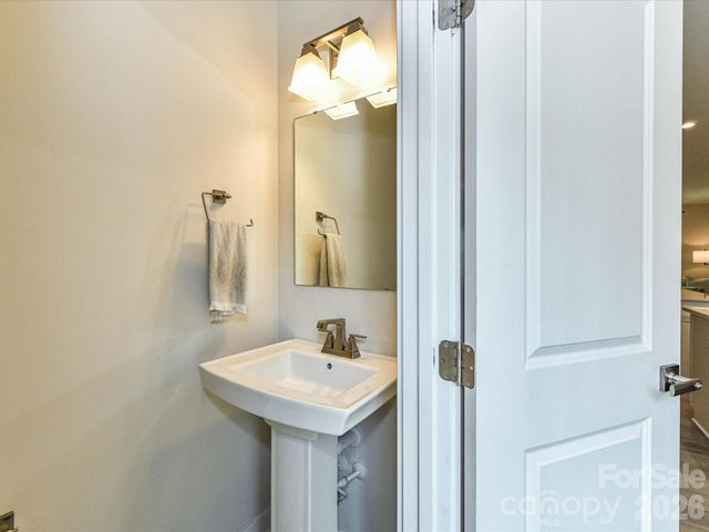 408 Tristram Lane, Charlotte, NC 28205