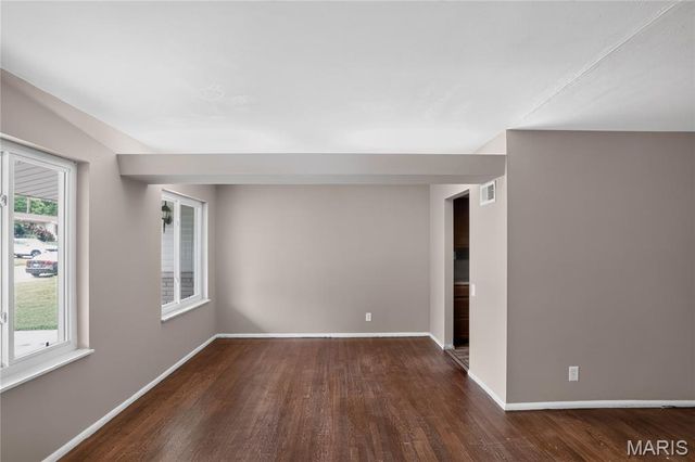 2262 Crandel Drive, St Louis, MO 63136