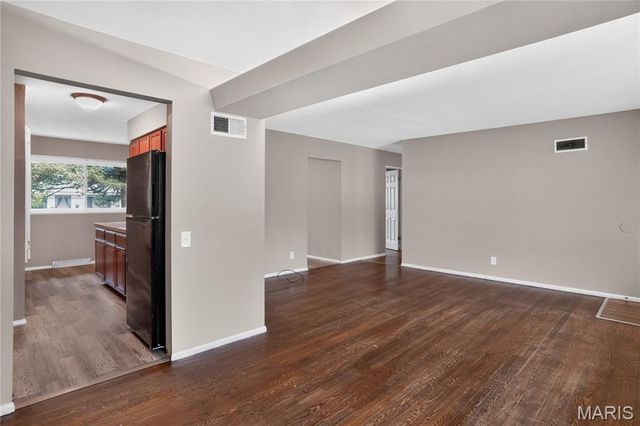 2262 Crandel Drive, St Louis, MO 63136