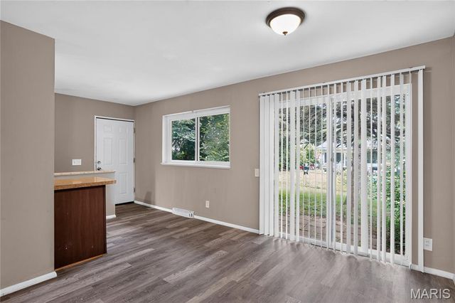 2262 Crandel Drive, St Louis, MO 63136