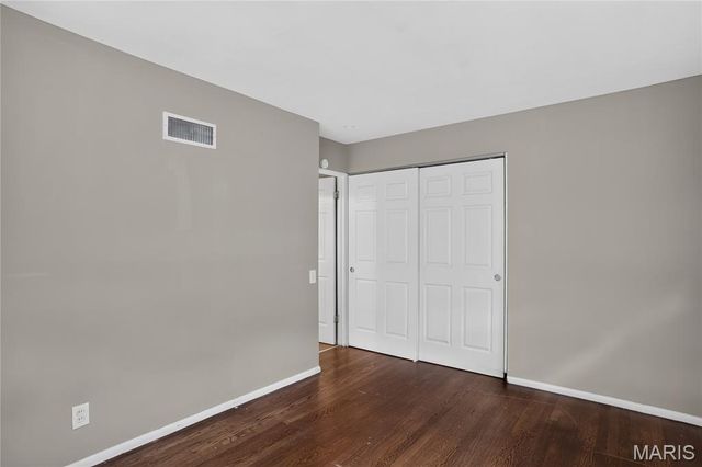 2262 Crandel Drive, St Louis, MO 63136