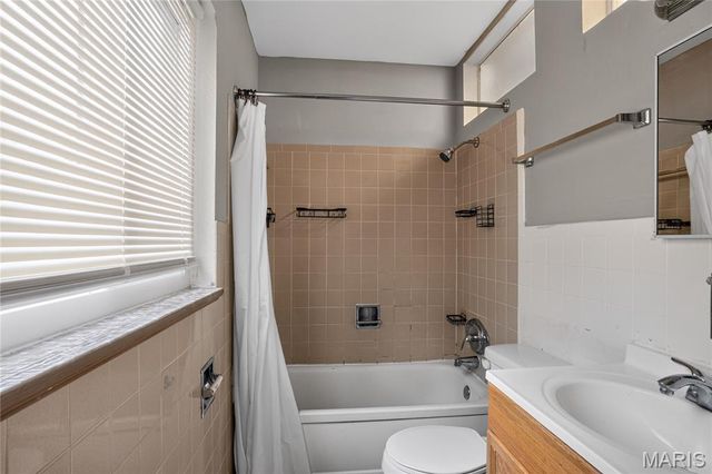 2262 Crandel Drive, St Louis, MO 63136