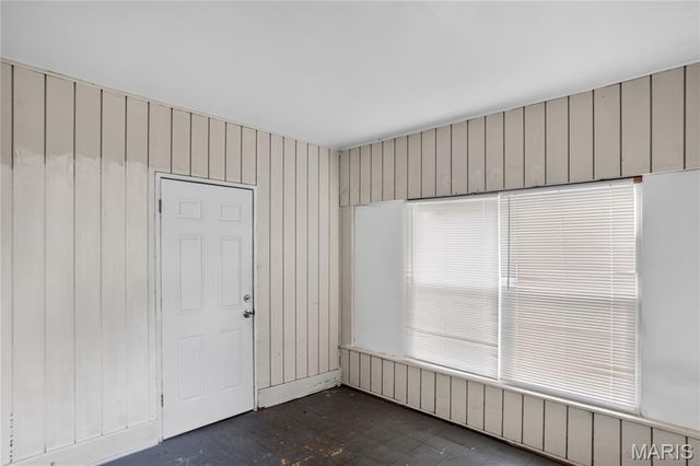 2262 Crandel Drive, St Louis, MO 63136