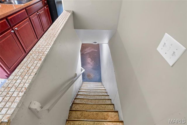 2262 Crandel Drive, St Louis, MO 63136