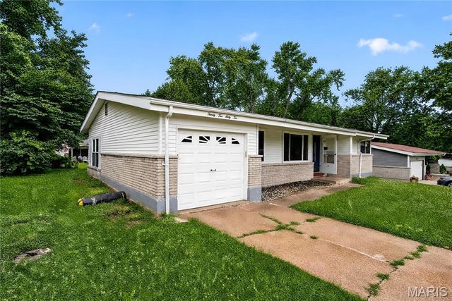 2262 Crandel Drive, St Louis, MO 63136