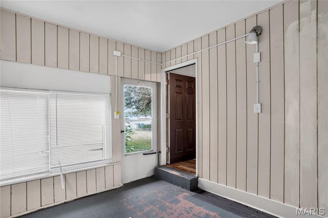 2262 Crandel Drive, St Louis, MO 63136
