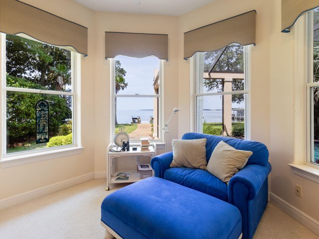 923 Lido Circle, Niceville, FL 32578