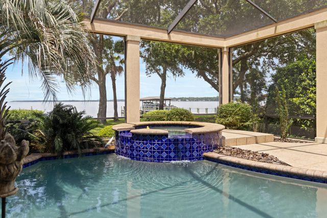 923 Lido Circle, Niceville, FL 32578