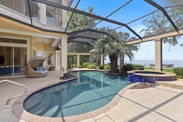 923 Lido Circle, Niceville, FL 32578