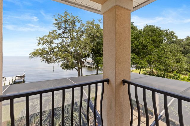 923 Lido Circle, Niceville, FL 32578