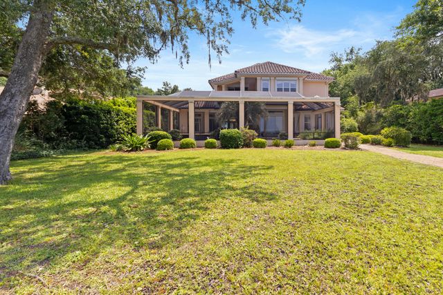 923 Lido Circle, Niceville, FL 32578