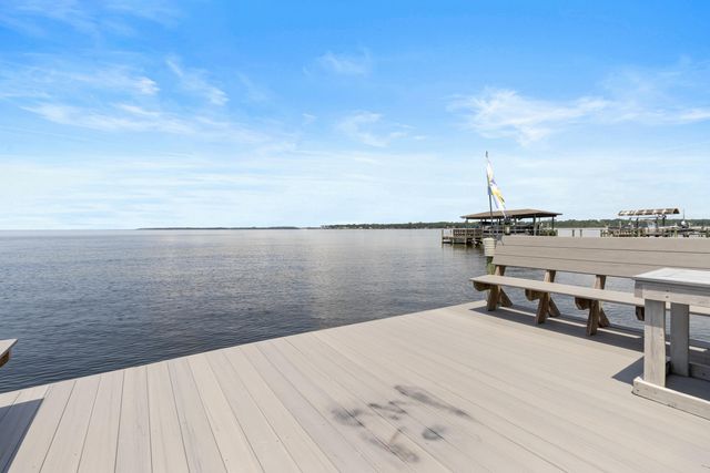 923 Lido Circle, Niceville, FL 32578