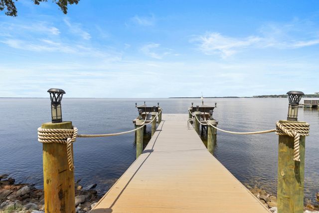 923 Lido Circle, Niceville, FL 32578