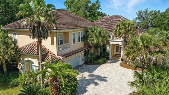 923 Lido Circle, Niceville, FL 32578