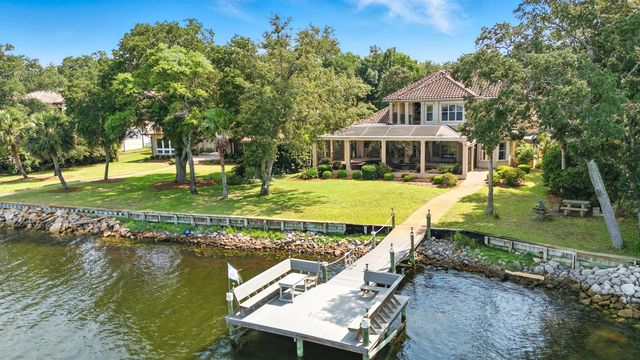 923 Lido Circle, Niceville, FL 32578
