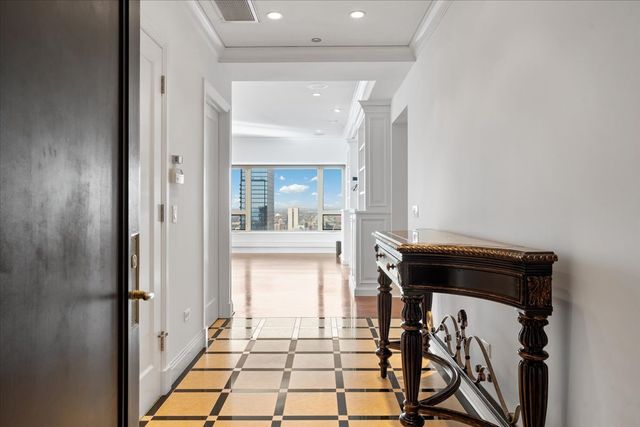 800 N Michigan Avenue 3603, Chicago, IL 60611