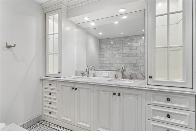 800 N Michigan Avenue 3603, Chicago, IL 60611