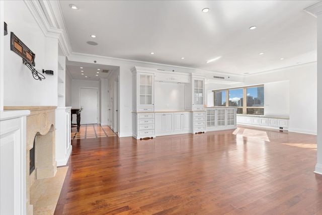 800 N Michigan Avenue 3603, Chicago, IL 60611