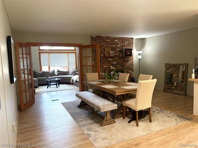 2056 Baywood Drive, Wixom, MI 48393