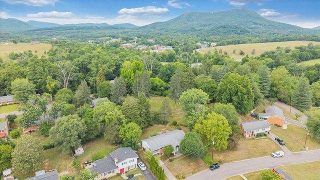 854 Peyton ST, Roanoke, VA 24019