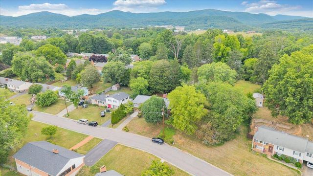 854 Peyton ST, Roanoke, VA 24019