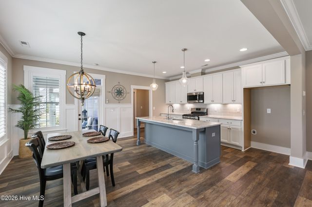 725 Wharton Avenue, Wilmington, NC 28412